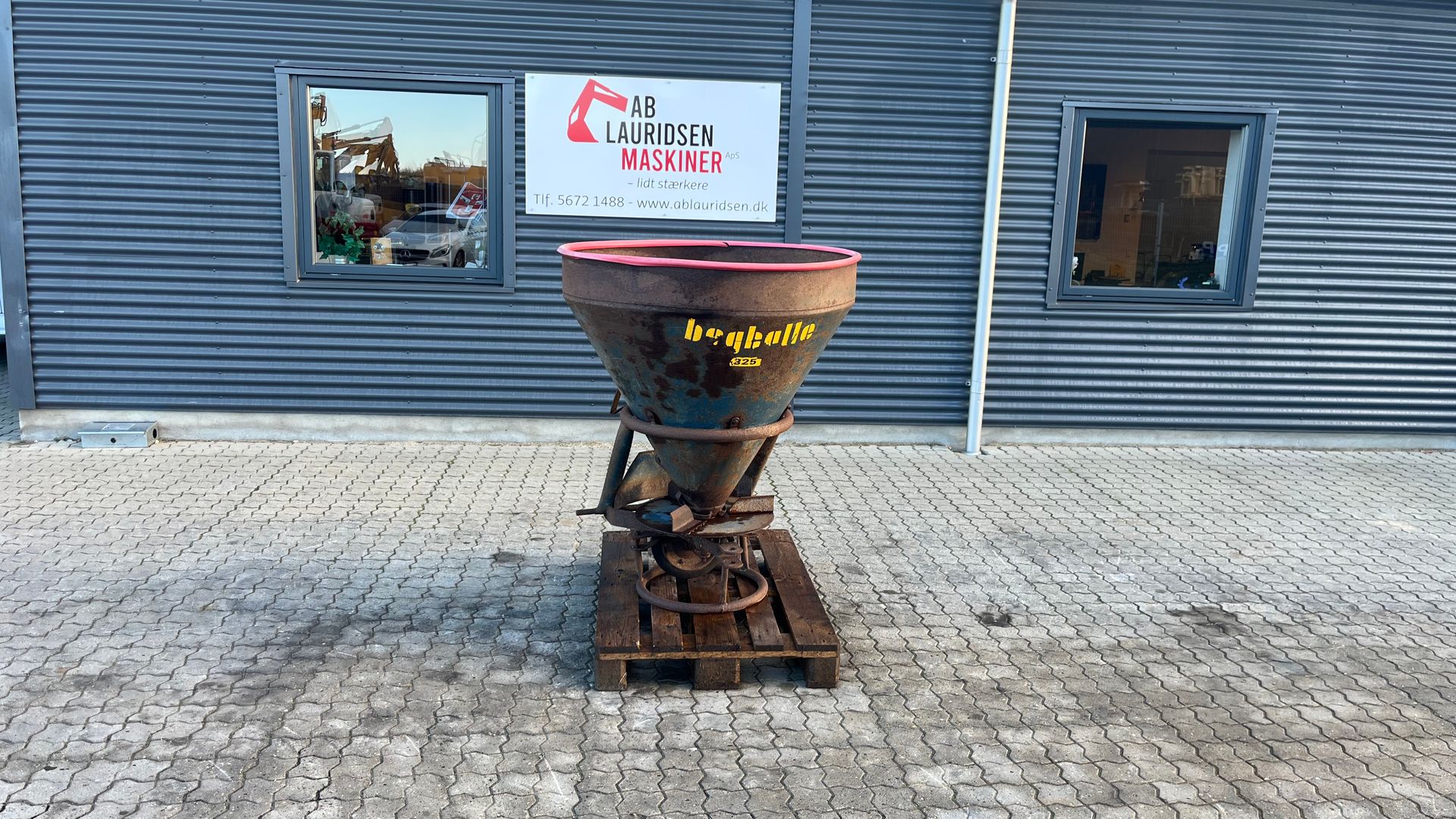 Bøgballe 325 lille fin gødning spreder