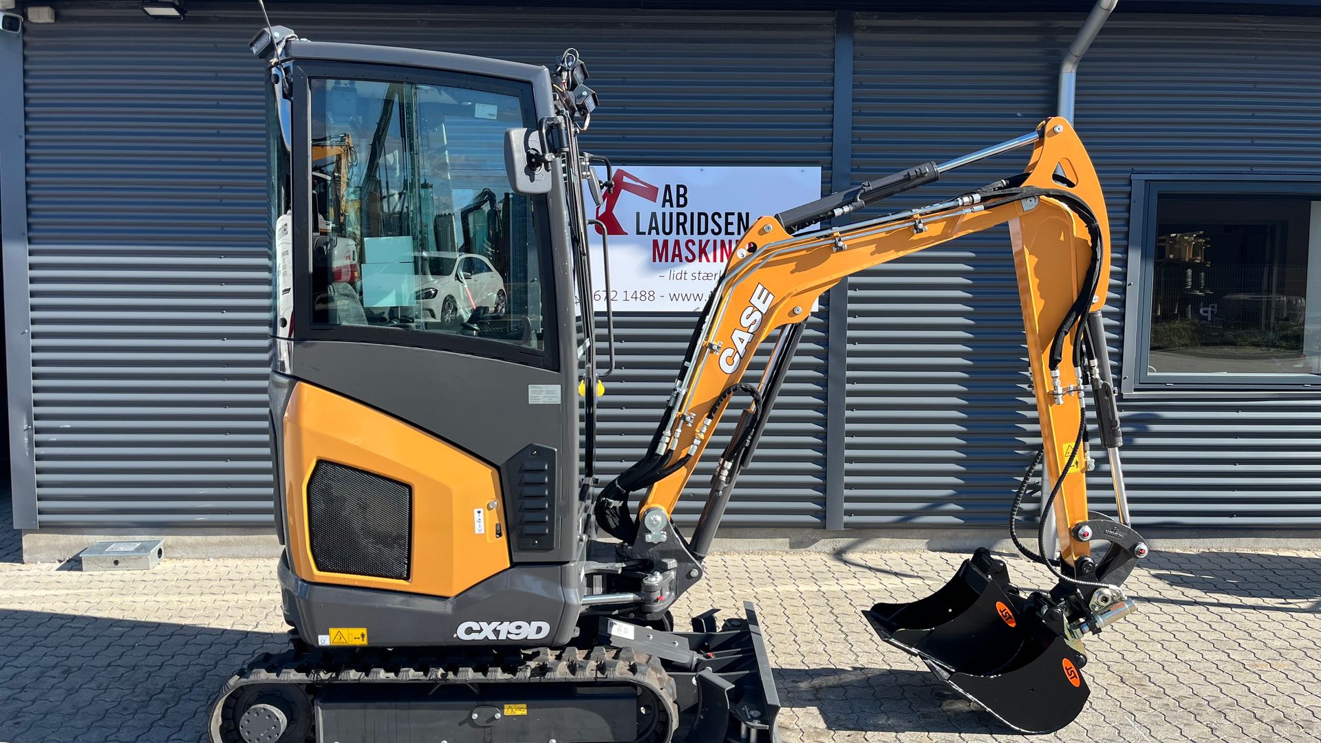 Case CX19D Fabriksny maskine klar til brug.