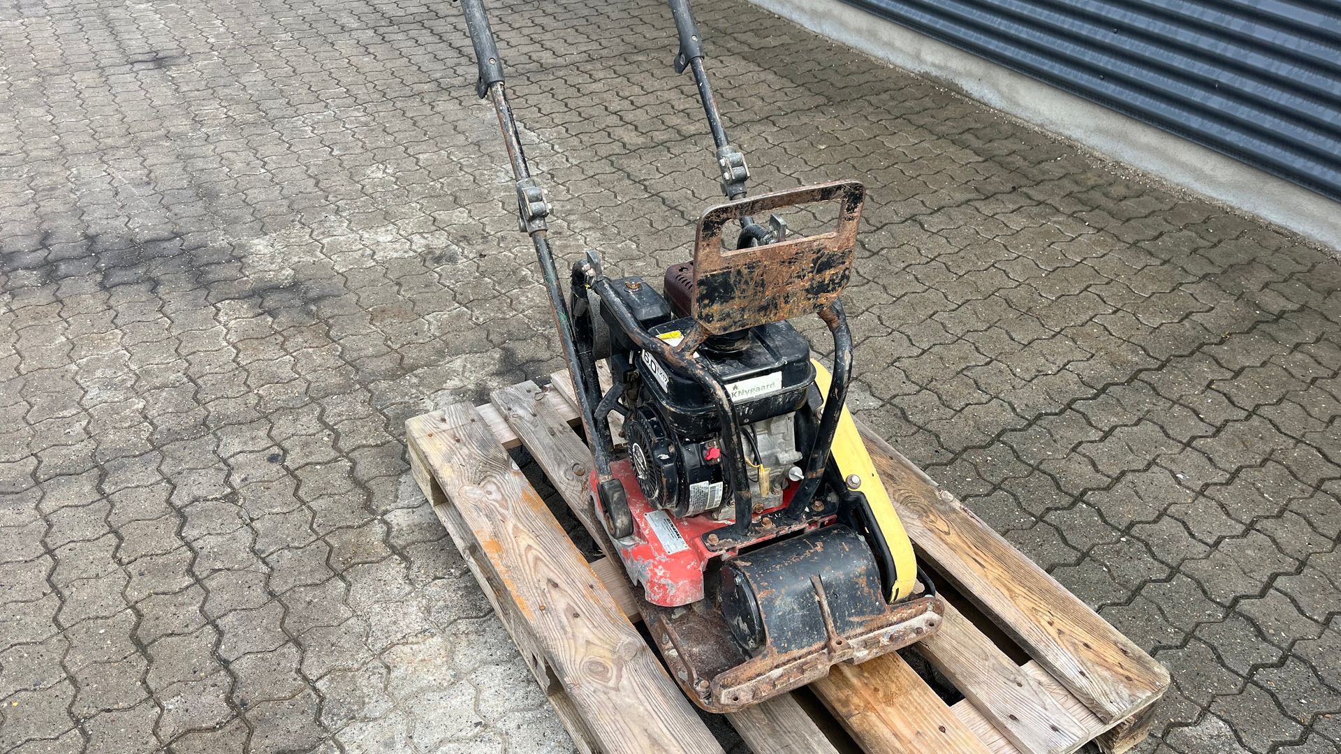 Dynapac lf80 82kg fremadgåene plade vip.