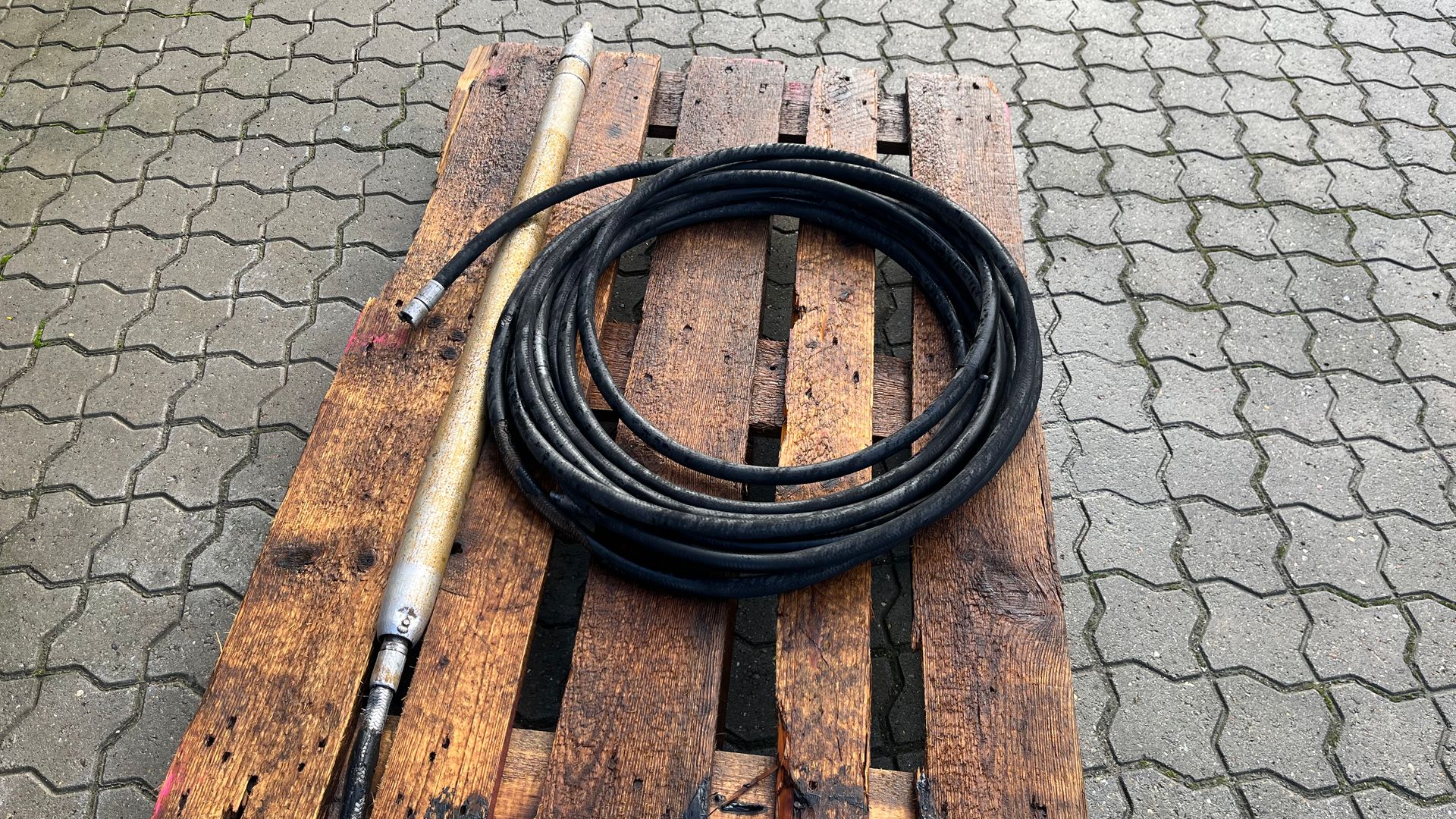 Grundomat 55mm jordraket med skydeslange