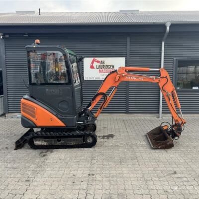 Hitachi ZX 18-3 Halv Automatisk S30 Skifte, Kipbar Planerskovl Og 1 Graveskovl