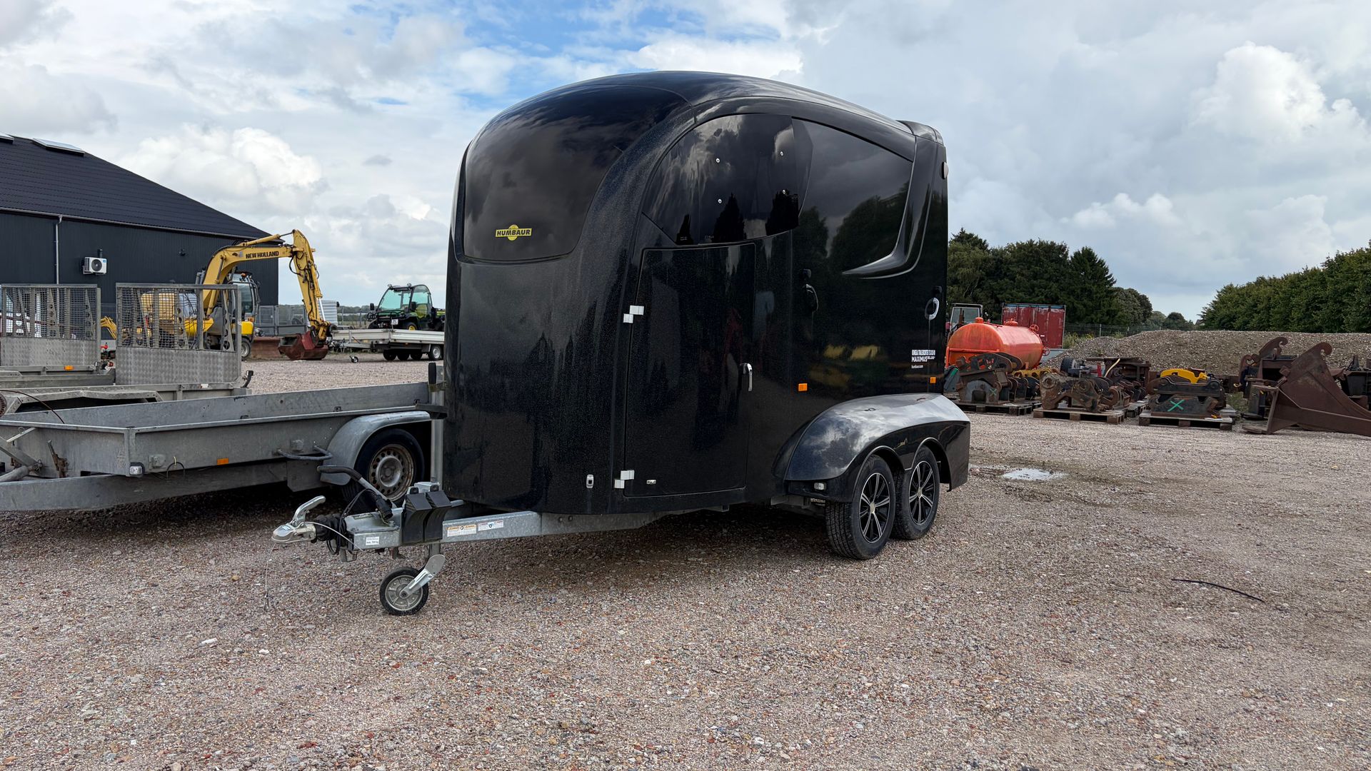 Humbauer Maximus 2 Deluxe 2700 Hestetrailer - Eksklusiv Humbaur Maximus 2 Deluxe 2700 (2022) - Sort luksustrailer