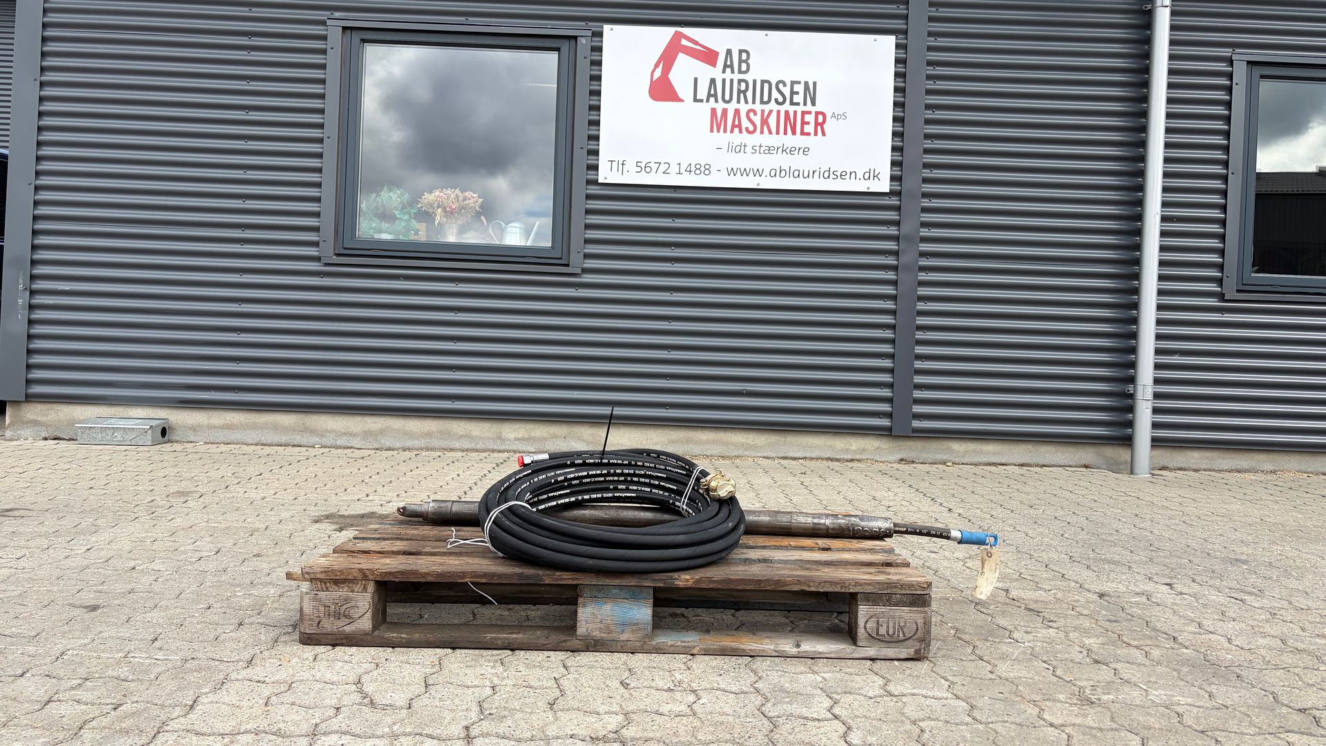Jordraket Ø55 Robust Ø55 mm russerraket med helt ny 15 meter skydeslange