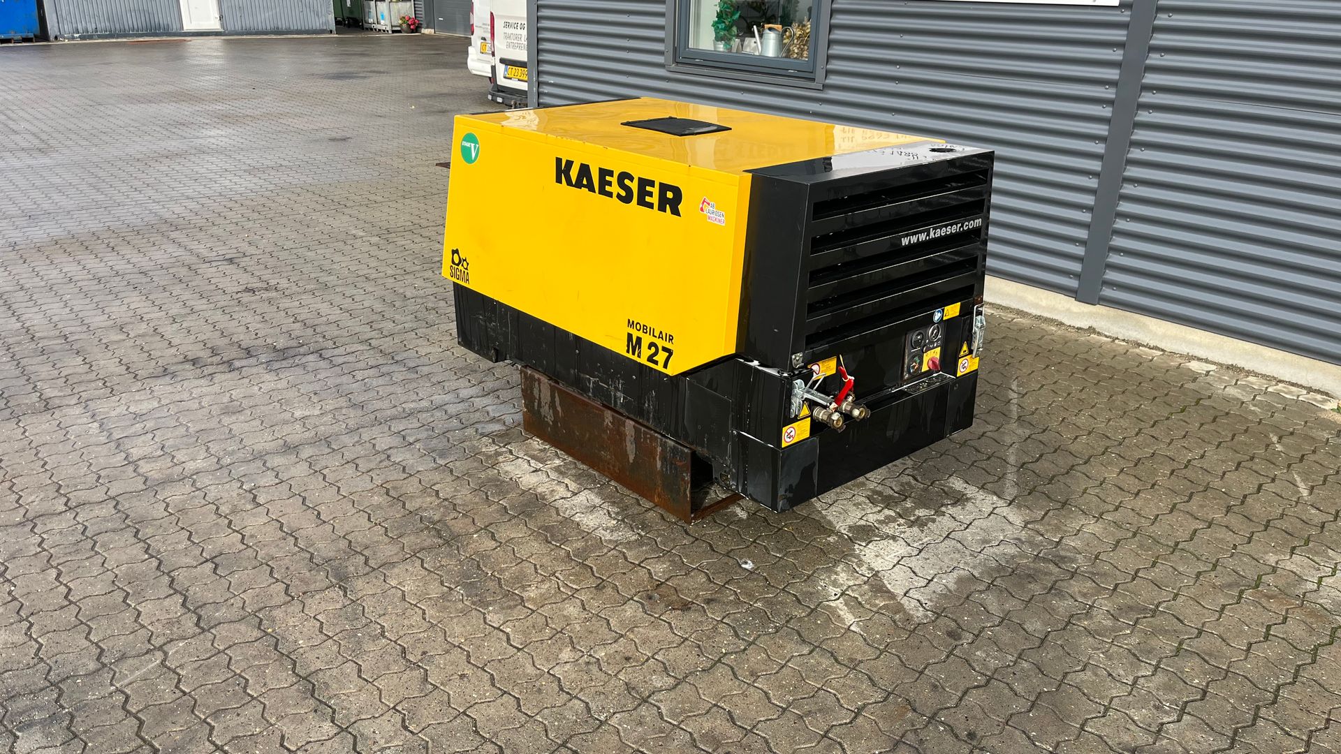 Kaeser M27 2,7m3 på ski kun kørt 218t