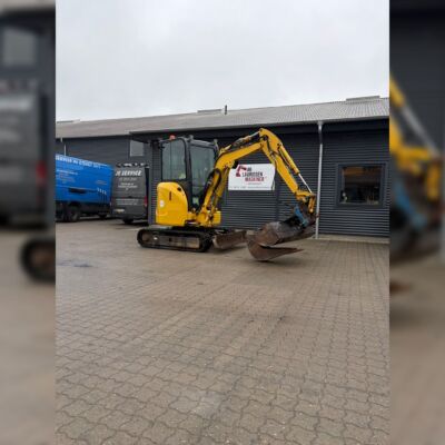 Komatsu PC22MR  Komatsu PC22MR m/ højde- og krøjebegrænsning m/S40