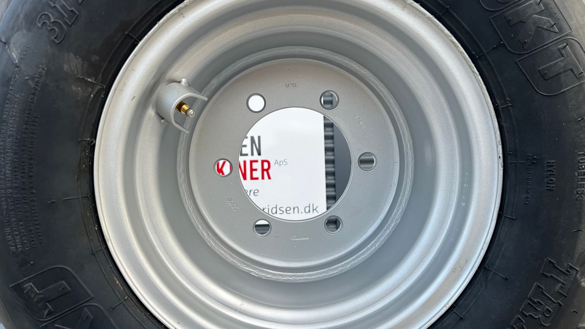 - - - BTK 31x15,5-15