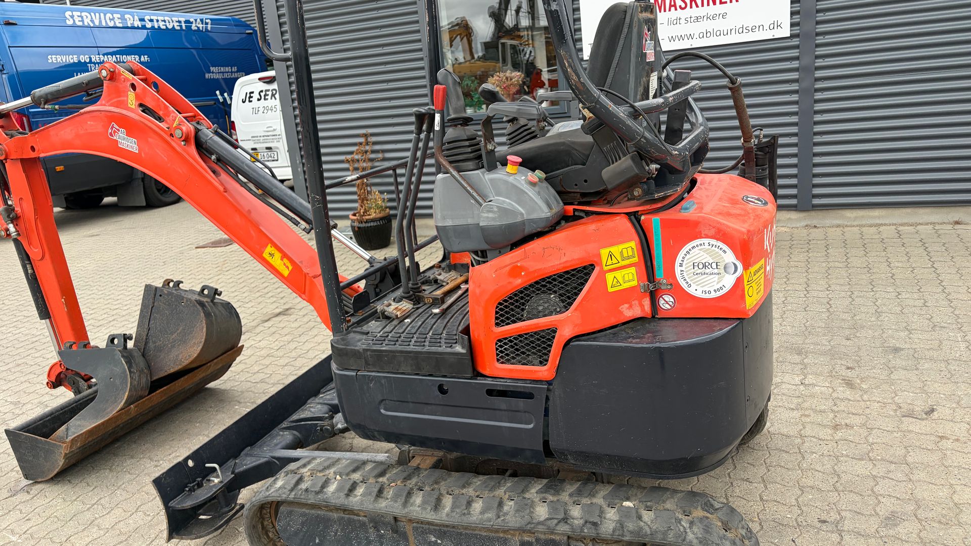 Kubota U17 Hybrid Kubota U17-3α El-Hybrid - Årg. 2017 - Kun 909 timer - Beco skifte & 3 skovle