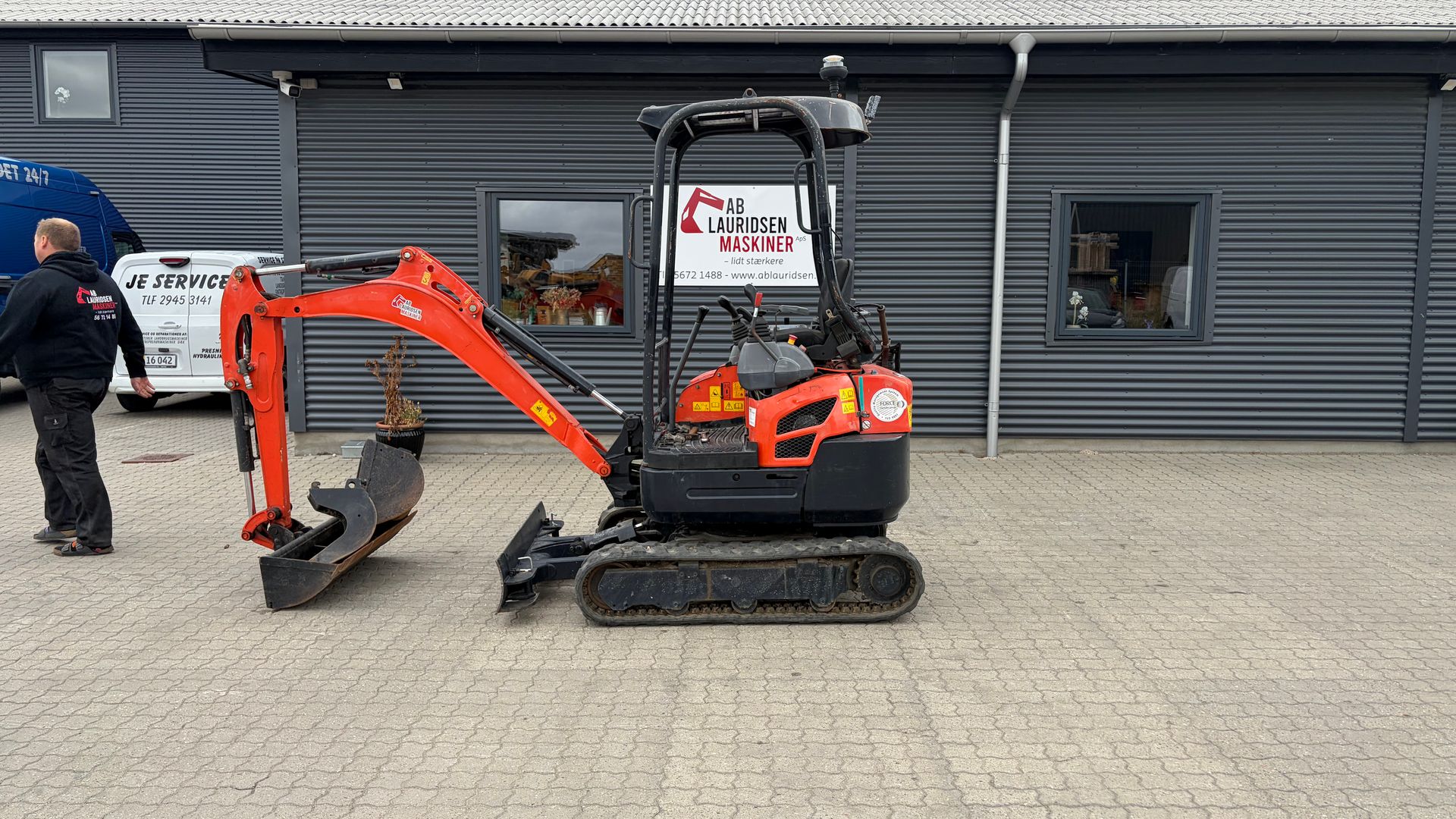 Kubota U17 Hybrid Kubota U17-3α El-Hybrid - Årg. 2017 - Kun 909 timer - Beco skifte & 3 skovle