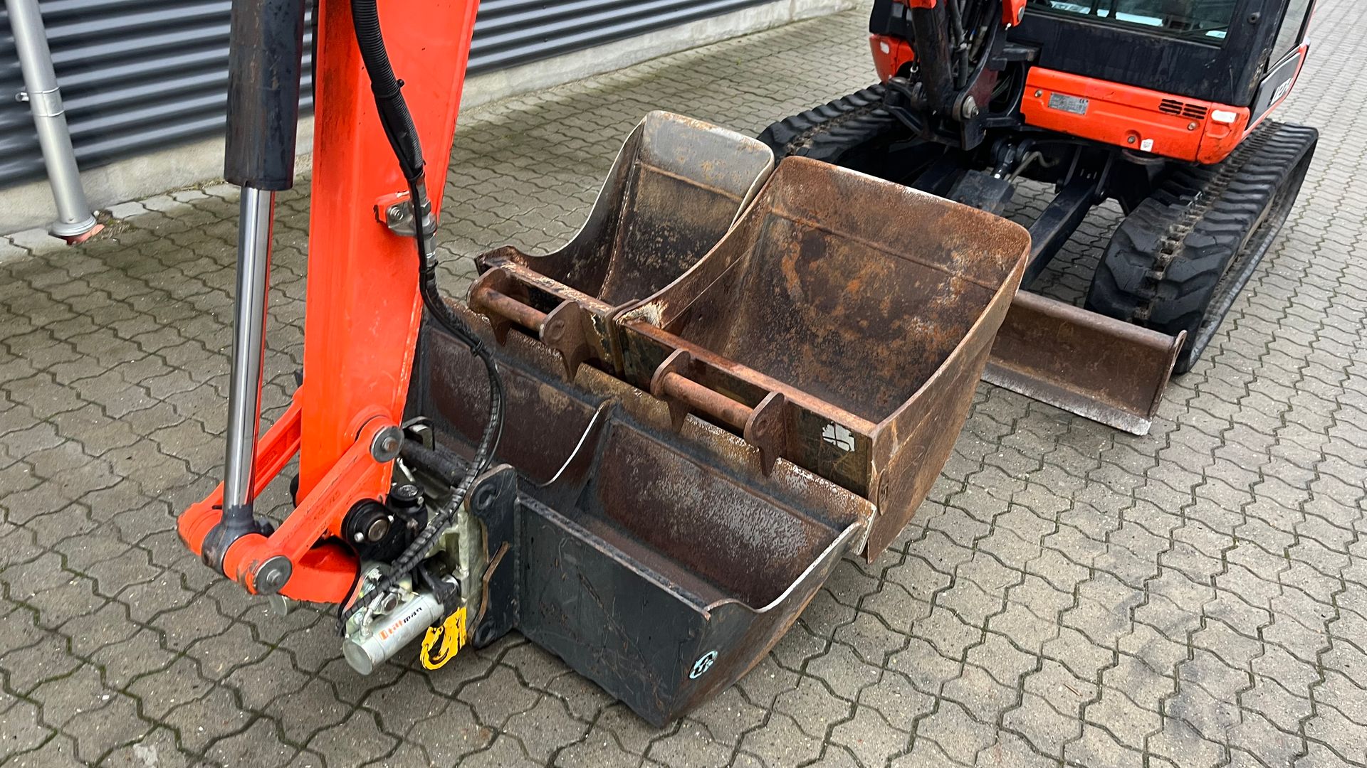 Kubota u27 Nyere tiltman og 3 skovle