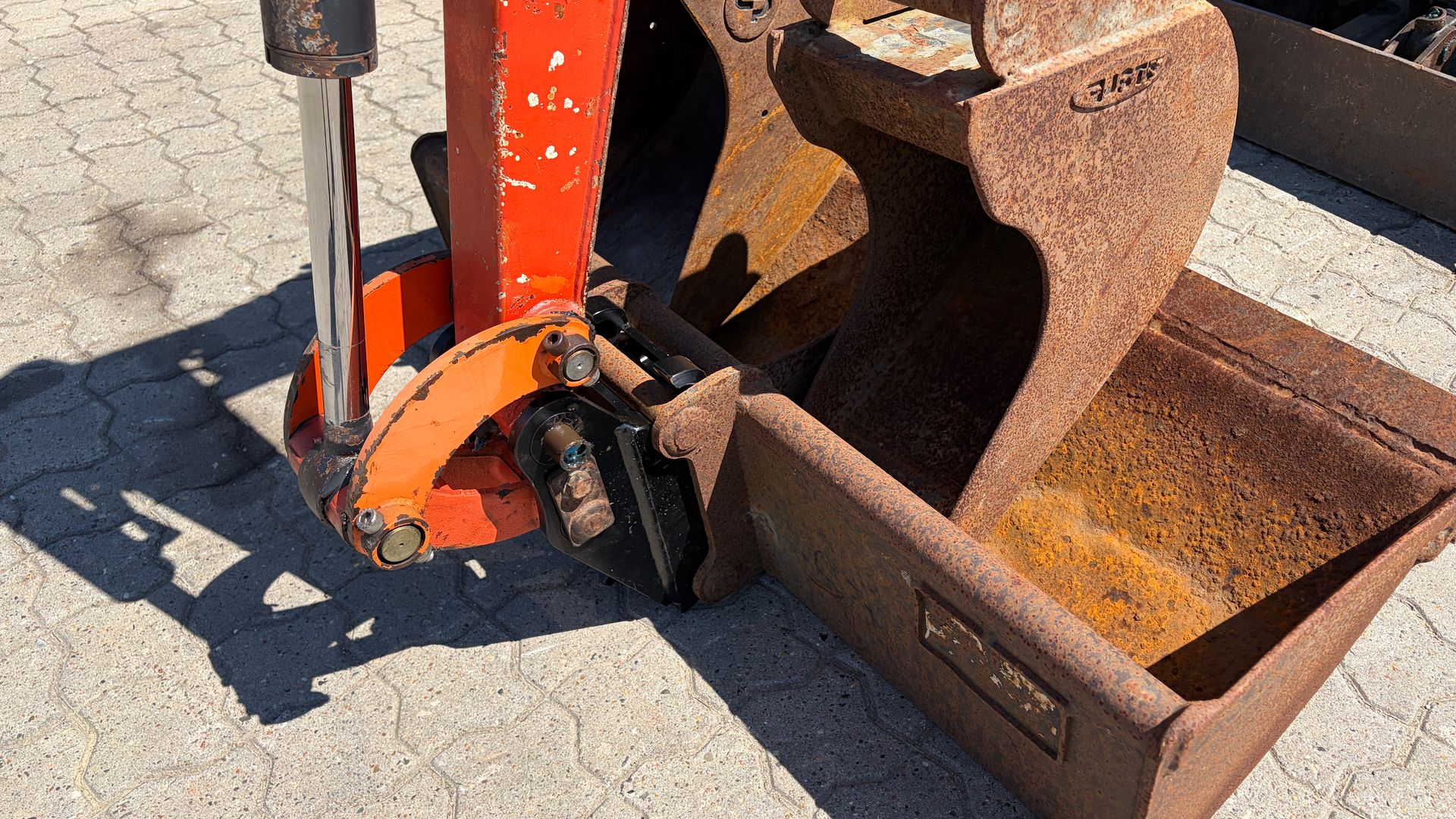 Kubota U10-3 3 skovle - S30-150 skifte