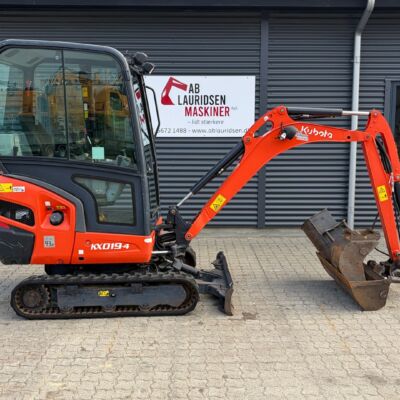 Kubota KX019-4 Tiltman og skovlsæt