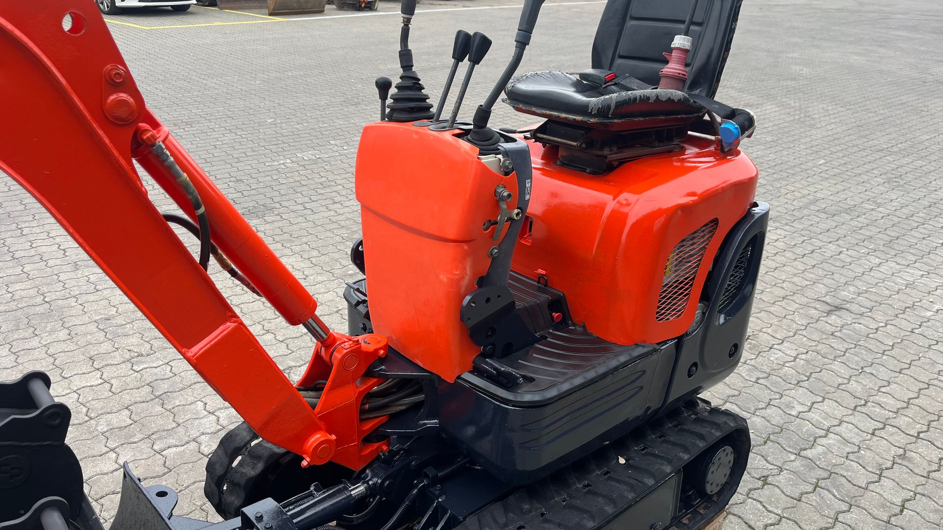 Kubota U10 EL Elektrisk minigraver med udskudsarm