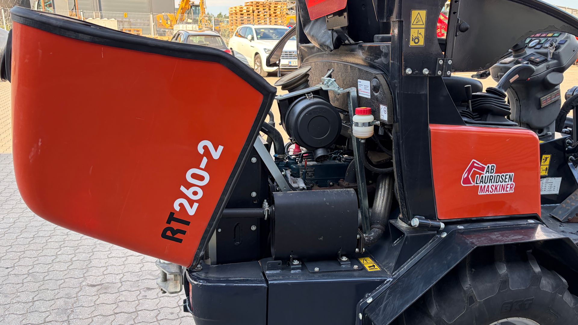 Kubota RT260-2 skovl og pallegafler