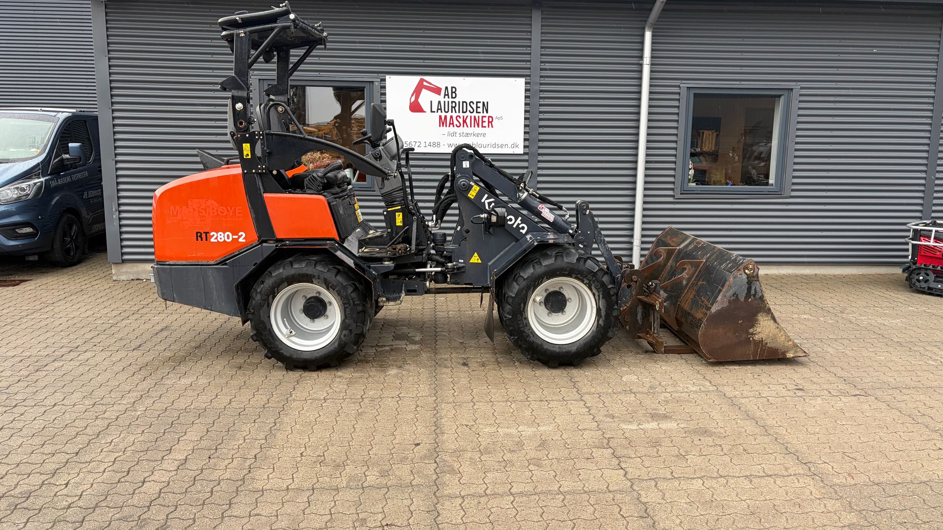 Kubota RT280-2 med skovl og pallegafler