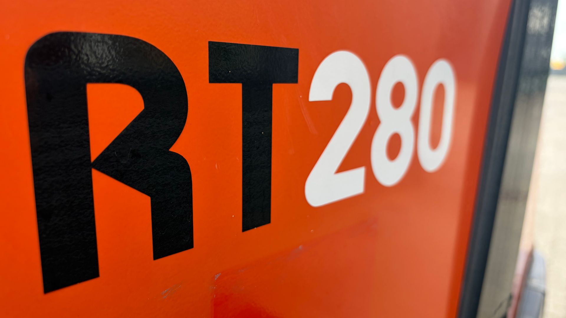 Kubota RT280 Velholdt minilæsser på brede dæk - årgang 2017 (2.014 timer)