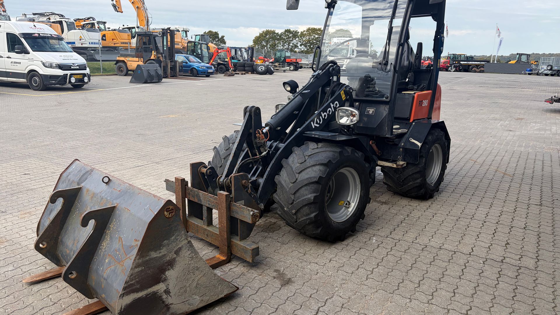 Kubota RT280 Velholdt minilæsser på brede dæk - årgang 2017 (2.014 timer)