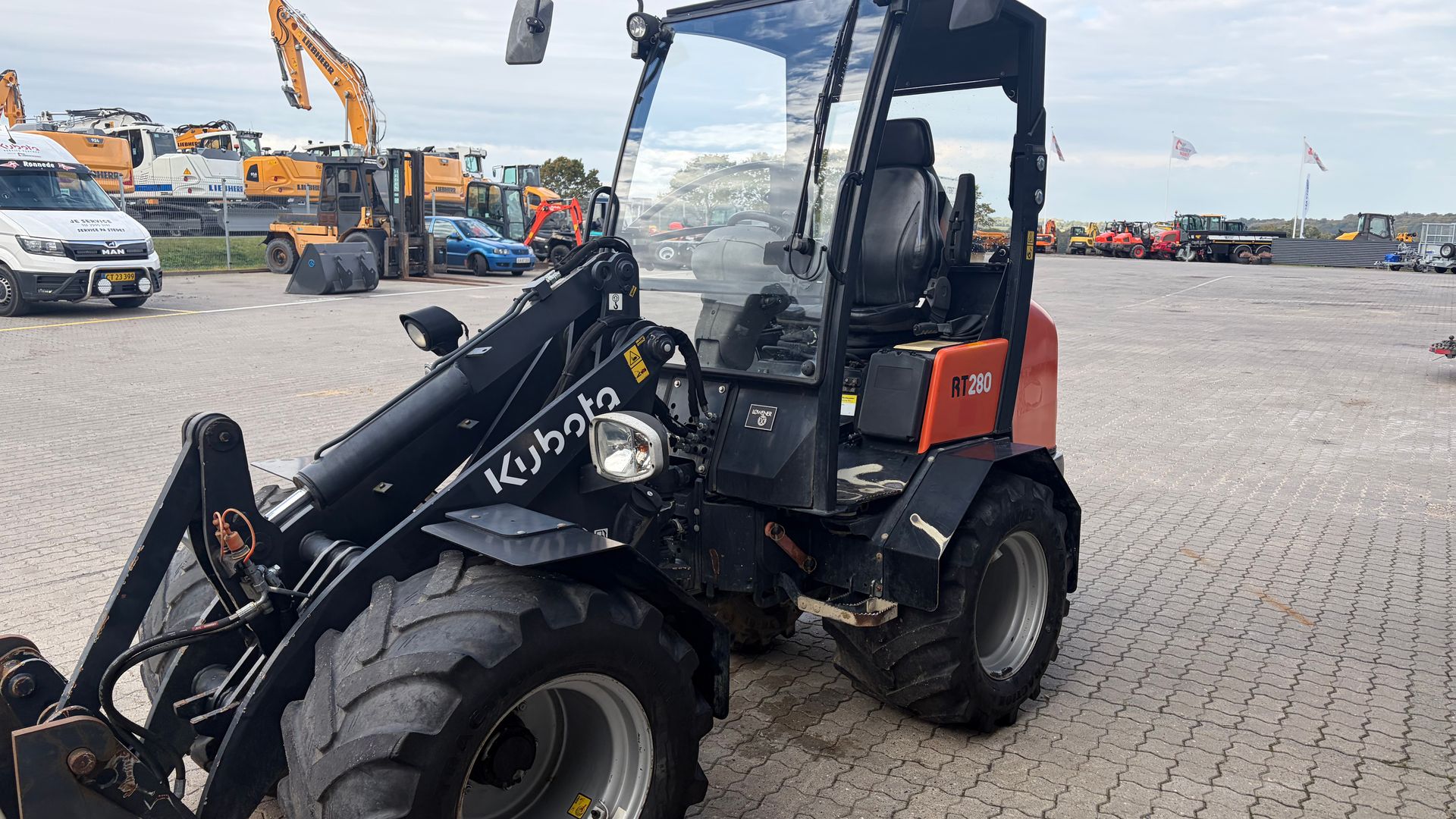 Kubota RT280 Velholdt minilæsser på brede dæk - årgang 2017 (2.014 timer)