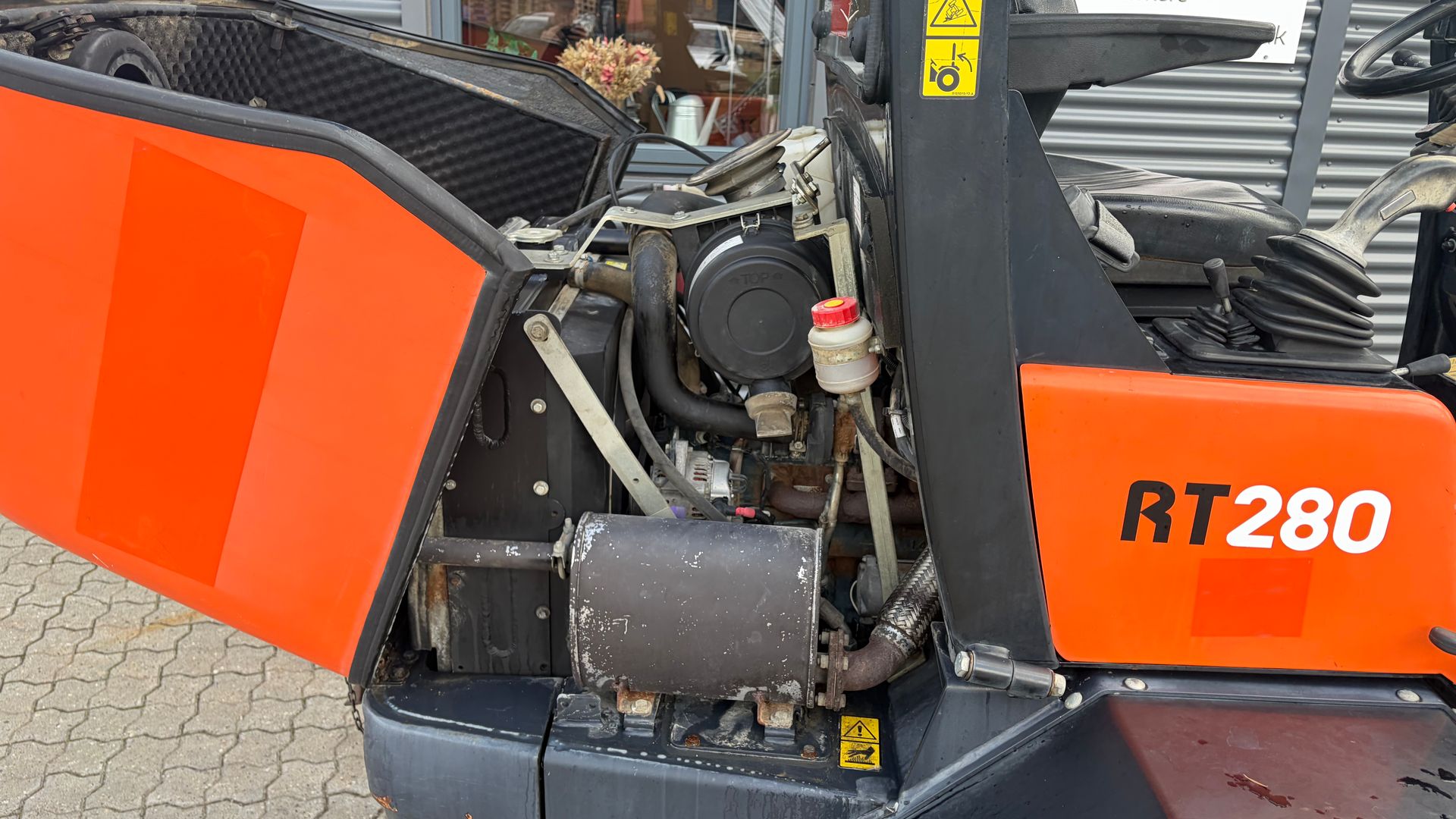 Kubota RT280 Velholdt minilæsser på brede dæk - årgang 2017 (2.014 timer)