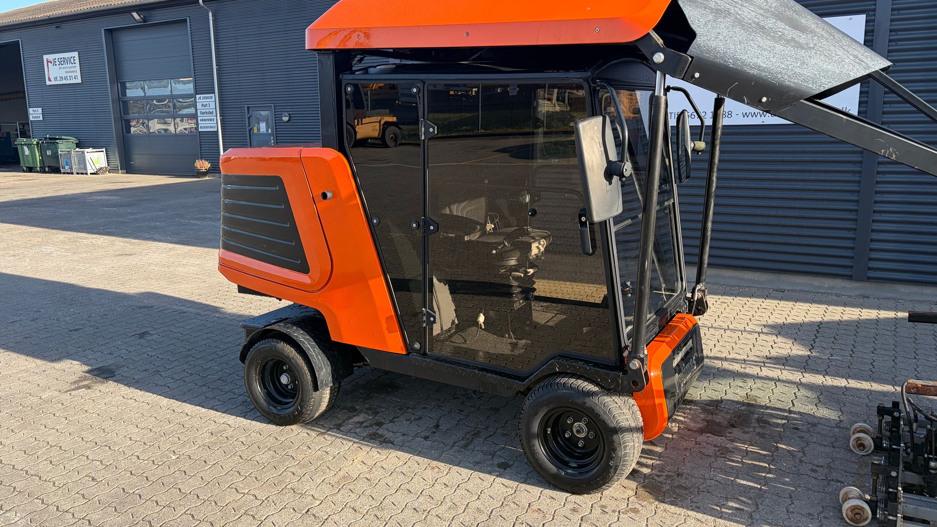 Optimas PaveJet S19 Fliselægningsmaskine med hydrauliske brolægningsgreb (stentang)