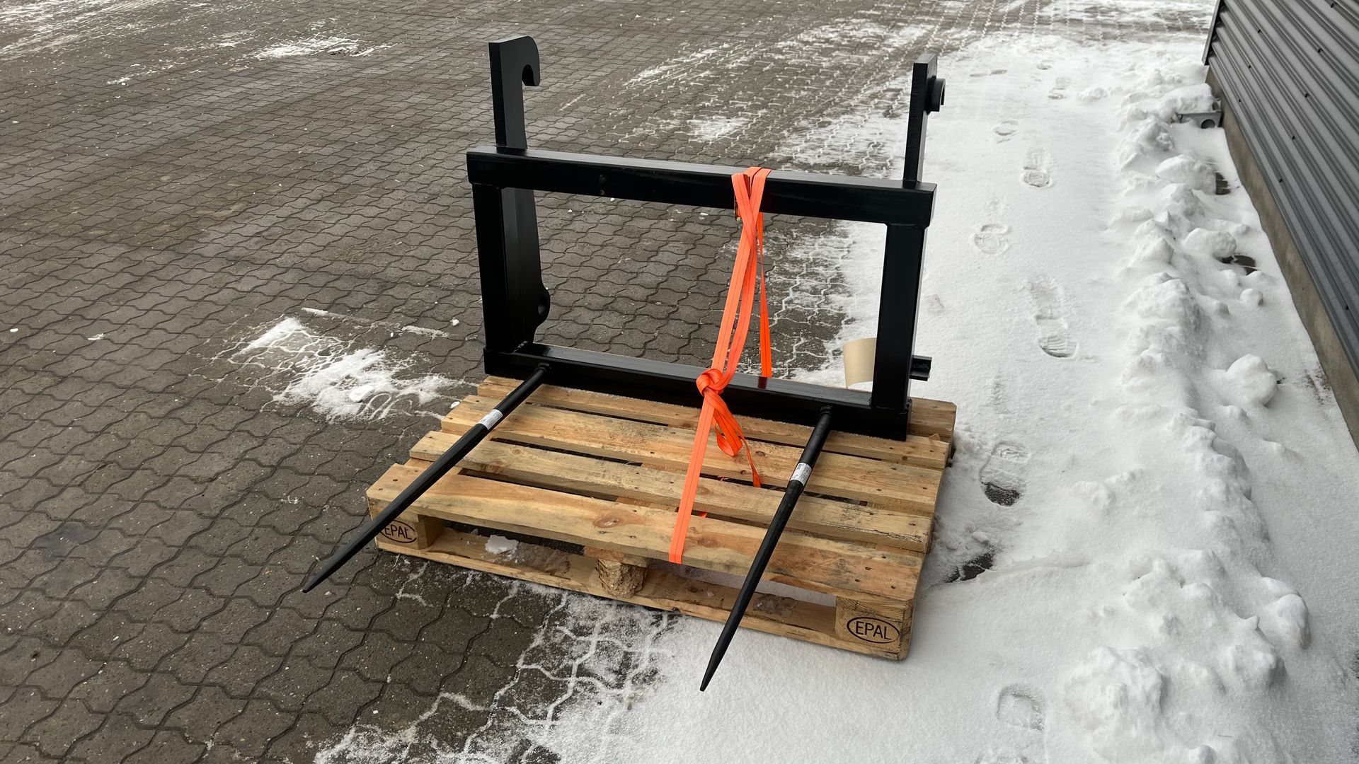 - - - Ballespyd med Volvo fæste