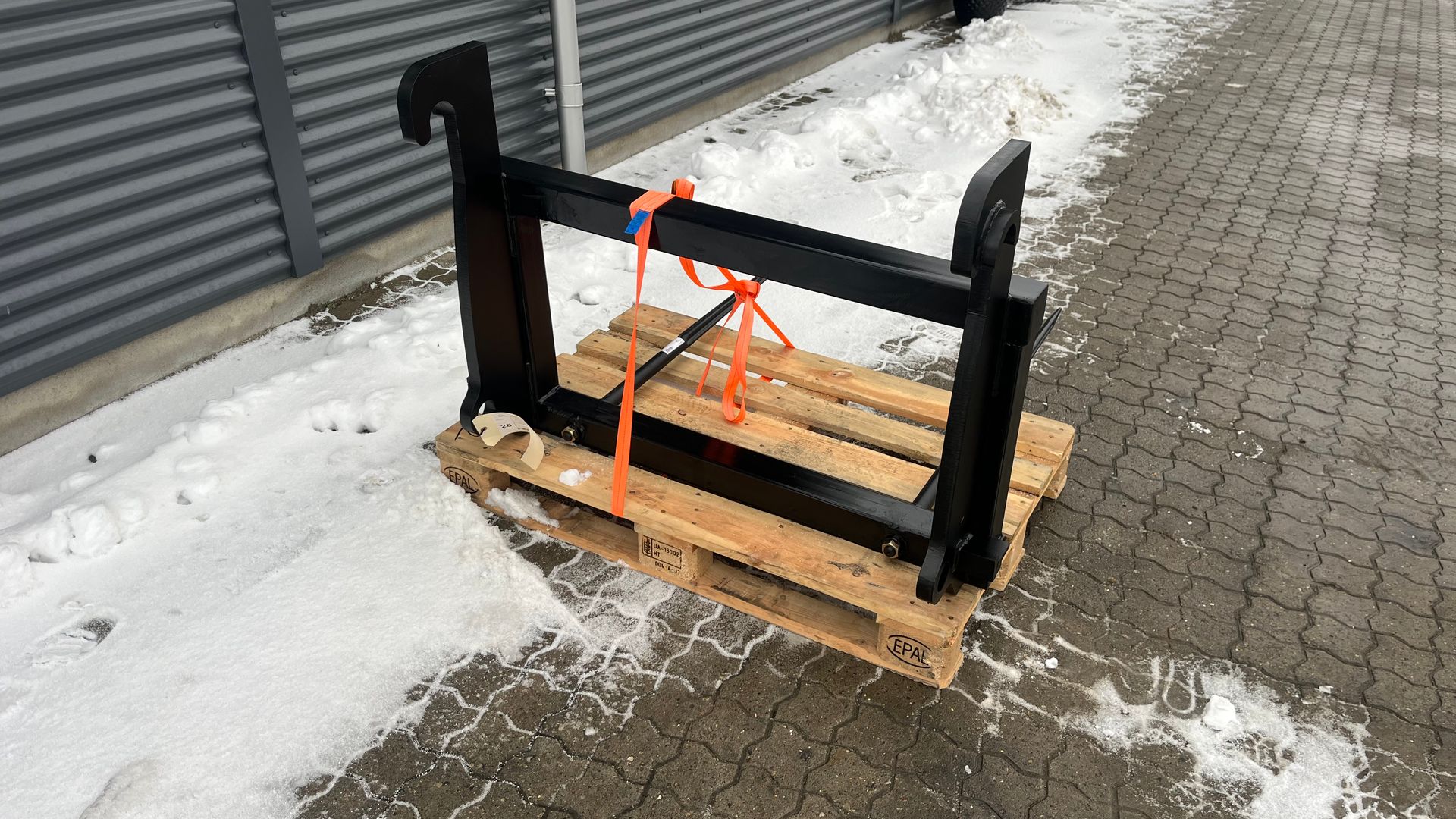 - - - Ballespyd med Volvo fæste