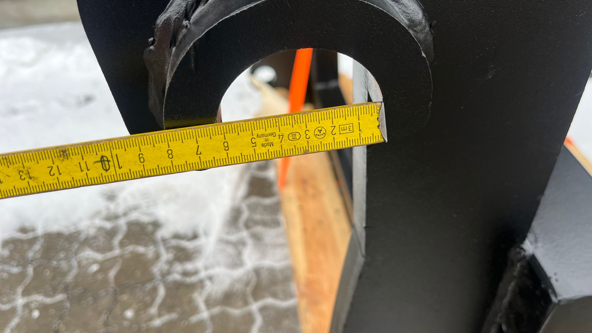 - - - Ballespyd med Volvo fæste