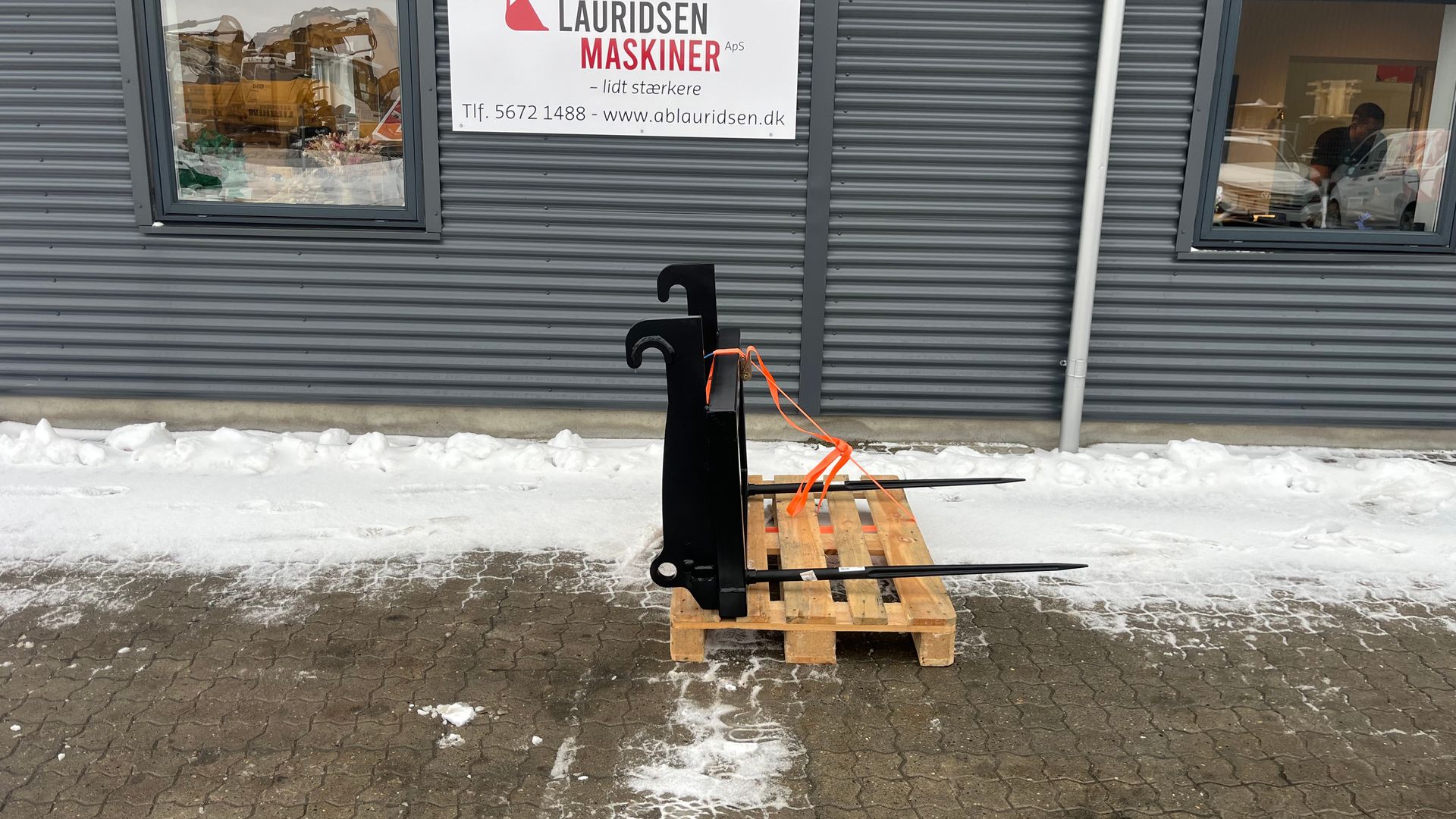 - - - Ballespyd med Volvo fæste