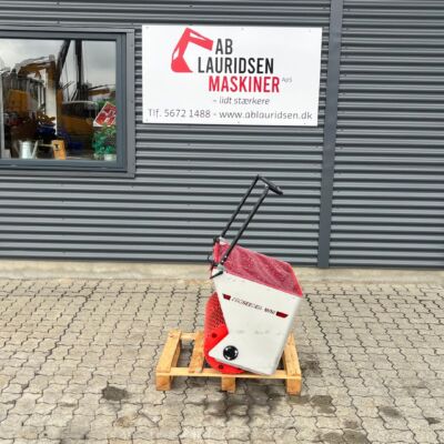 – – – Proseeder græssåmaskine