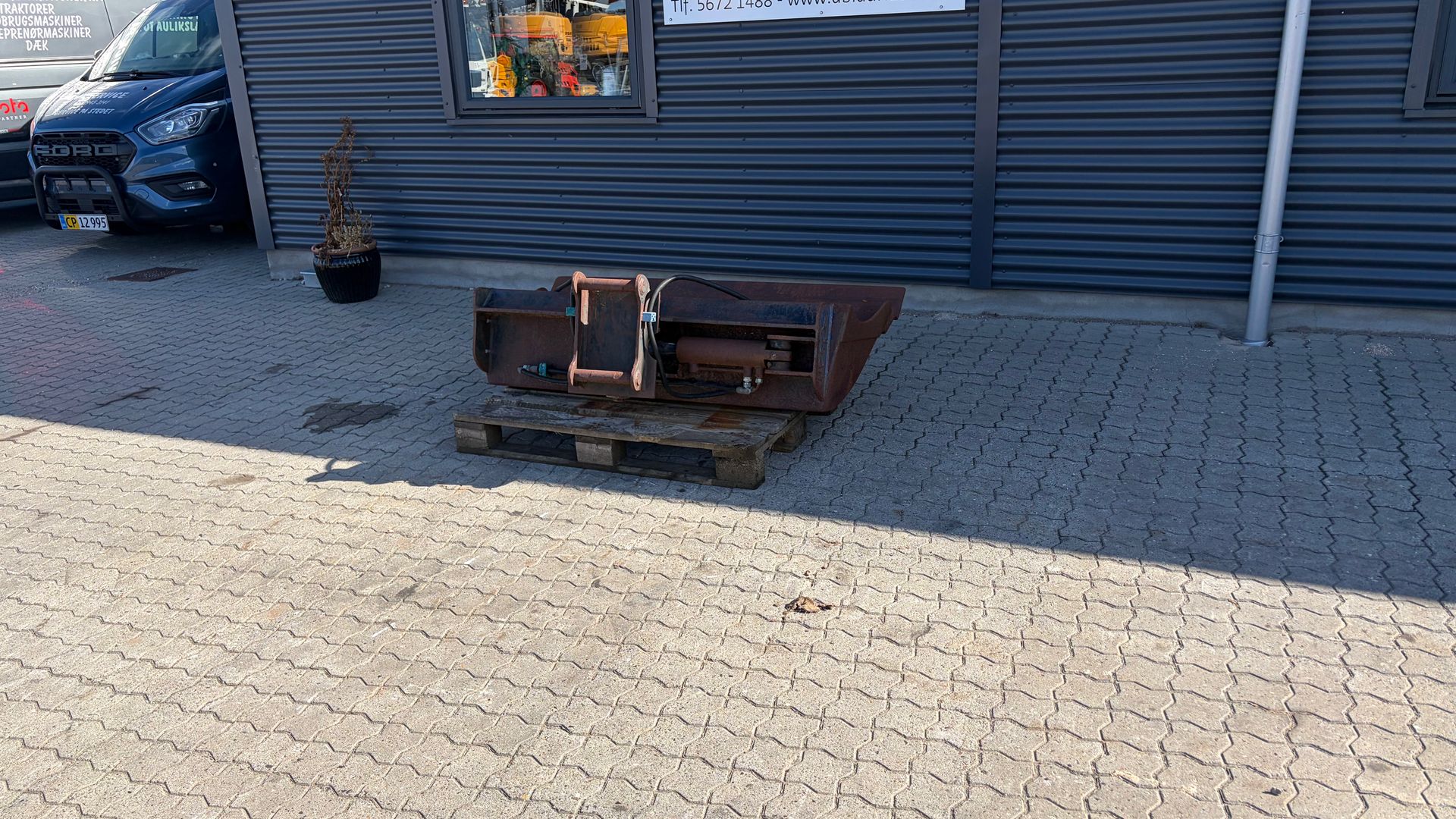 - - - Kip skovl 150 cm