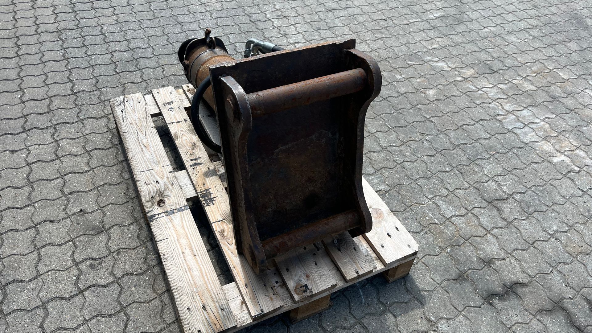 - - - Oliehammer med s60 fæste til 10-20 tons maskine