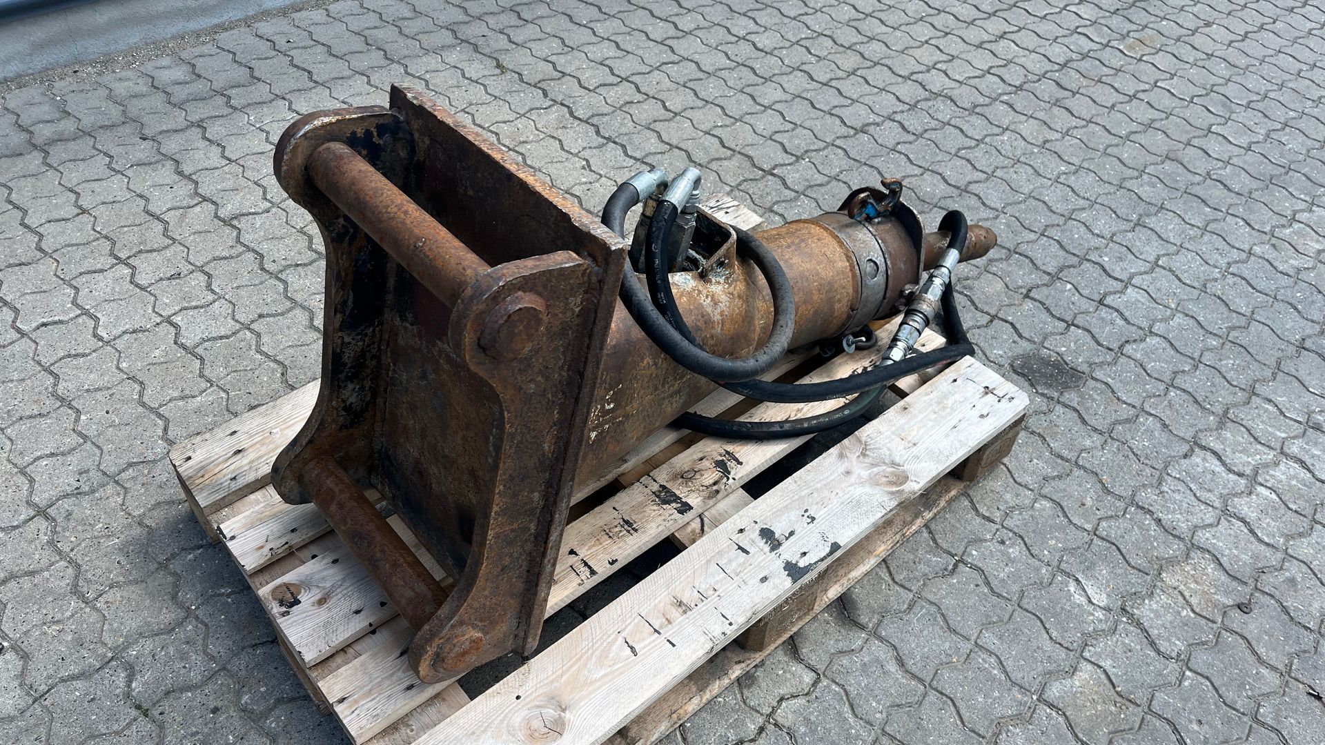 - - - Oliehammer med s60 fæste til 10-20 tons maskine