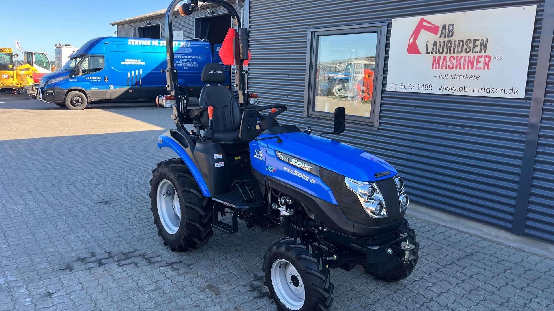 Solis S26 Shuttle XL Fabriksny 26hk 4WD traktor med vendegear