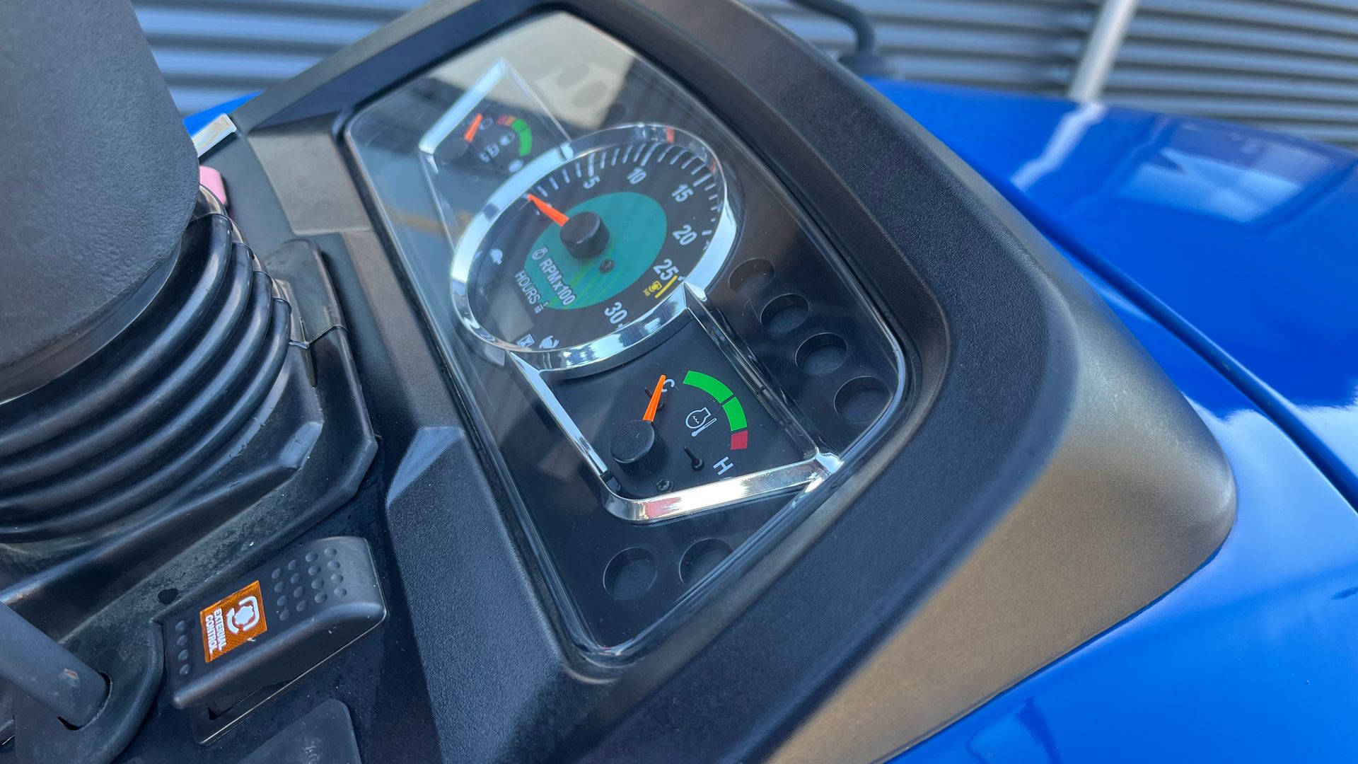 Solis S26 Shuttle XL Fabriksny 26hk 4WD traktor med vendegear