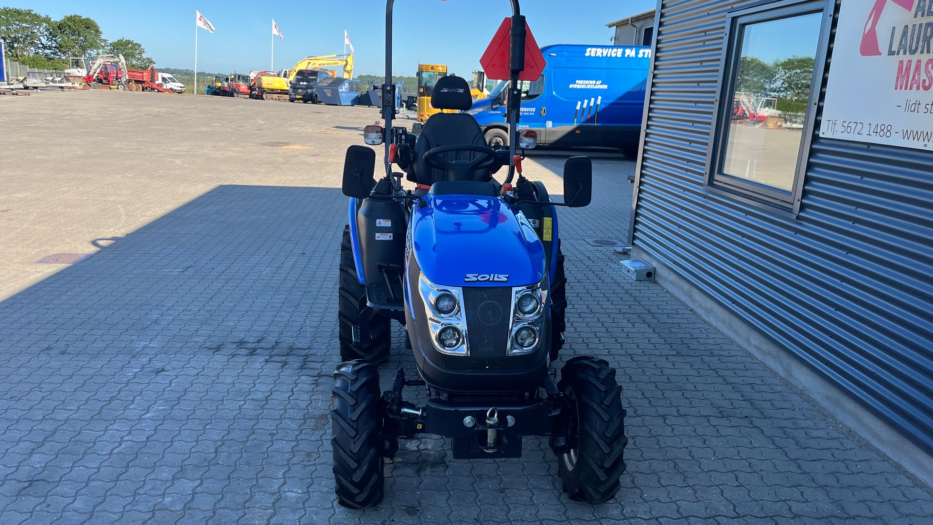 Solis S26 Shuttle XL Fabriksny 26hk 4WD traktor med vendegear