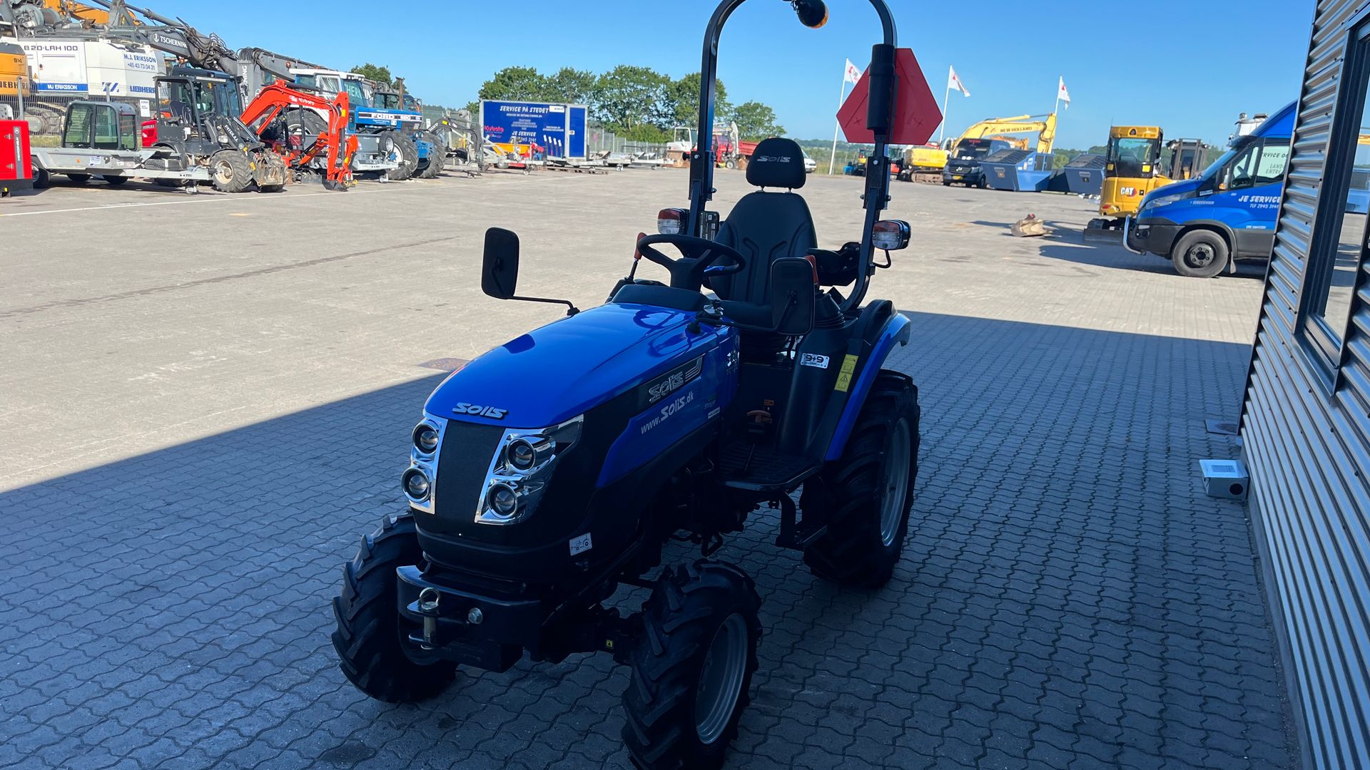 Solis S26 Shuttle XL Fabriksny 26hk 4WD traktor med vendegear