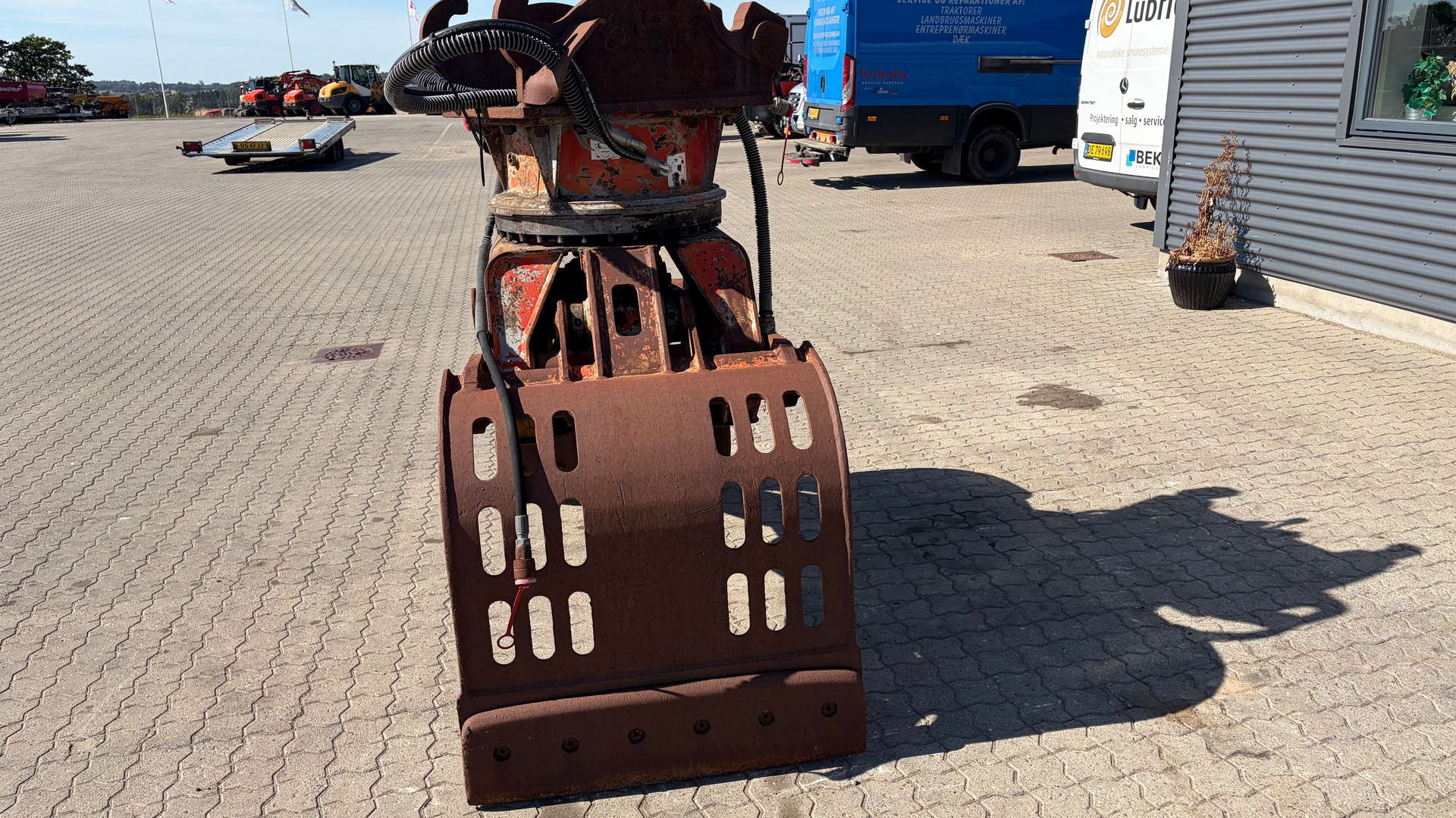 - - - Kraftig Verachtert sortergrab / nedbrydningsgrab med CW40 skifte