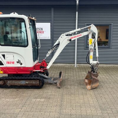 Takeuchi TB216 Tiltman med hydraulisk skovlskifte