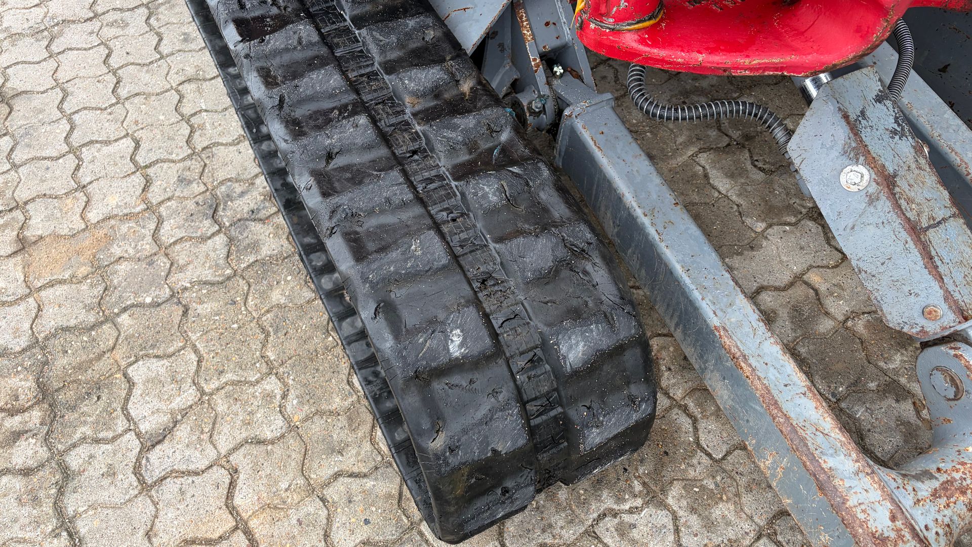 Takeuchi TB230 S40 skifte