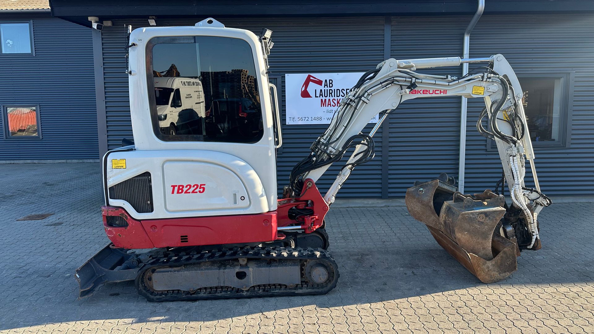 Takeuchi TB225