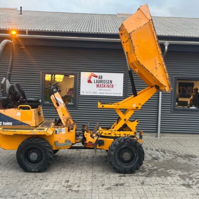 Thwaites 2 tons  kan køres på trailer