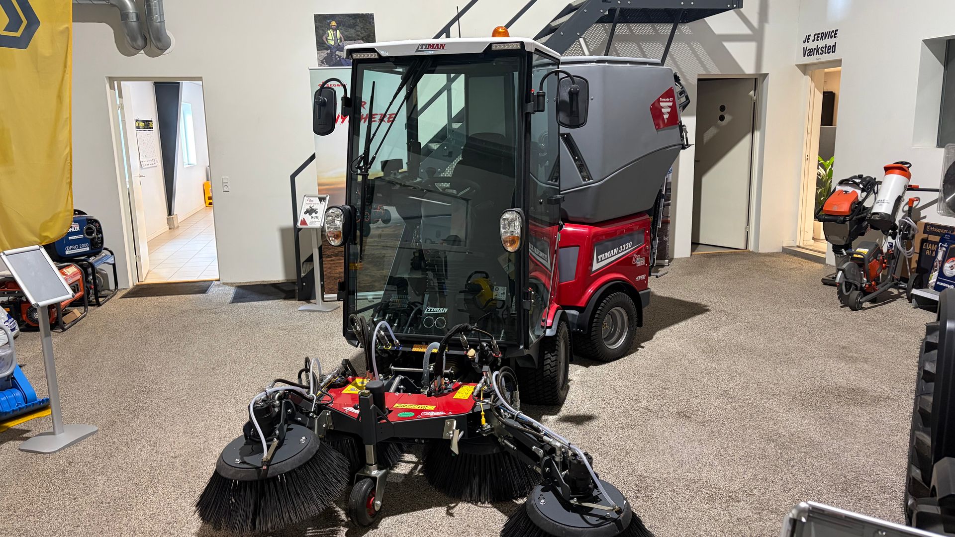 Timan 3330 Feje- / sugemaskine  m/Tornado T2a anlæg