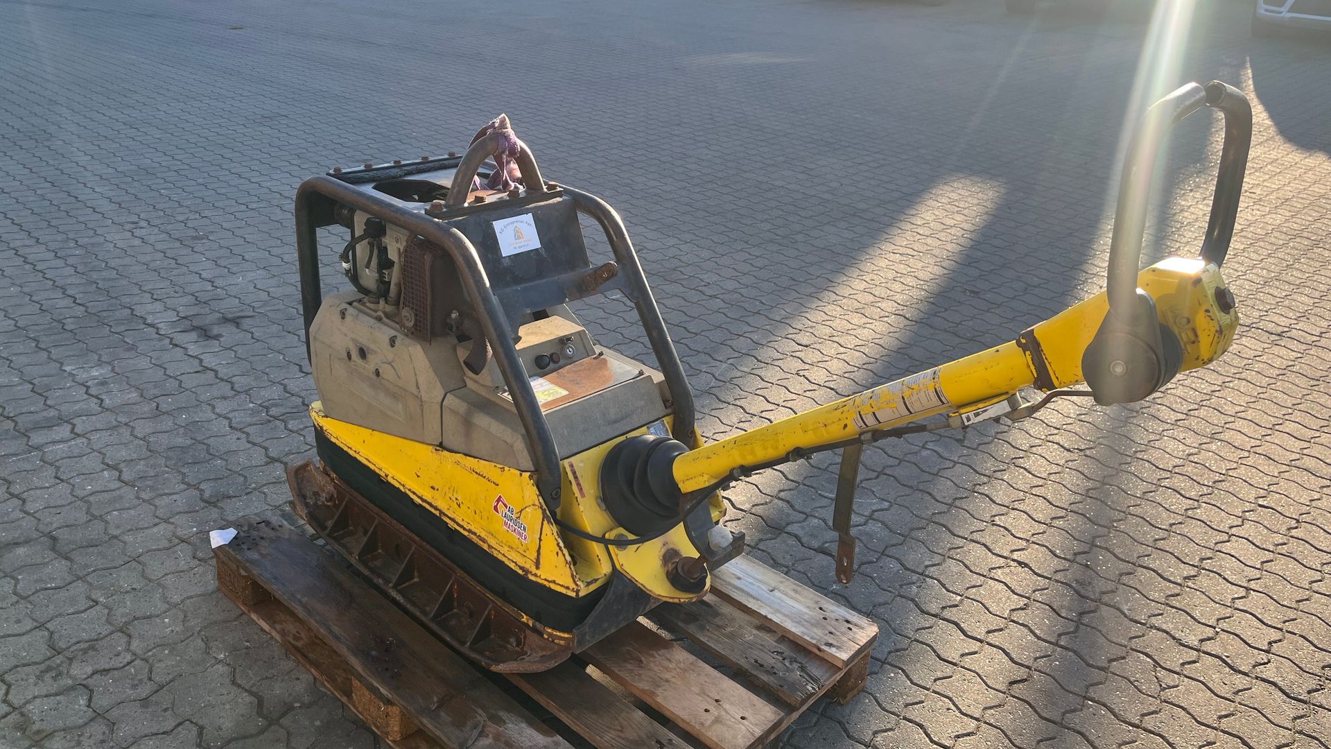 Wacker DPU5045H 400kg frem/bak Diesel plade med elsart