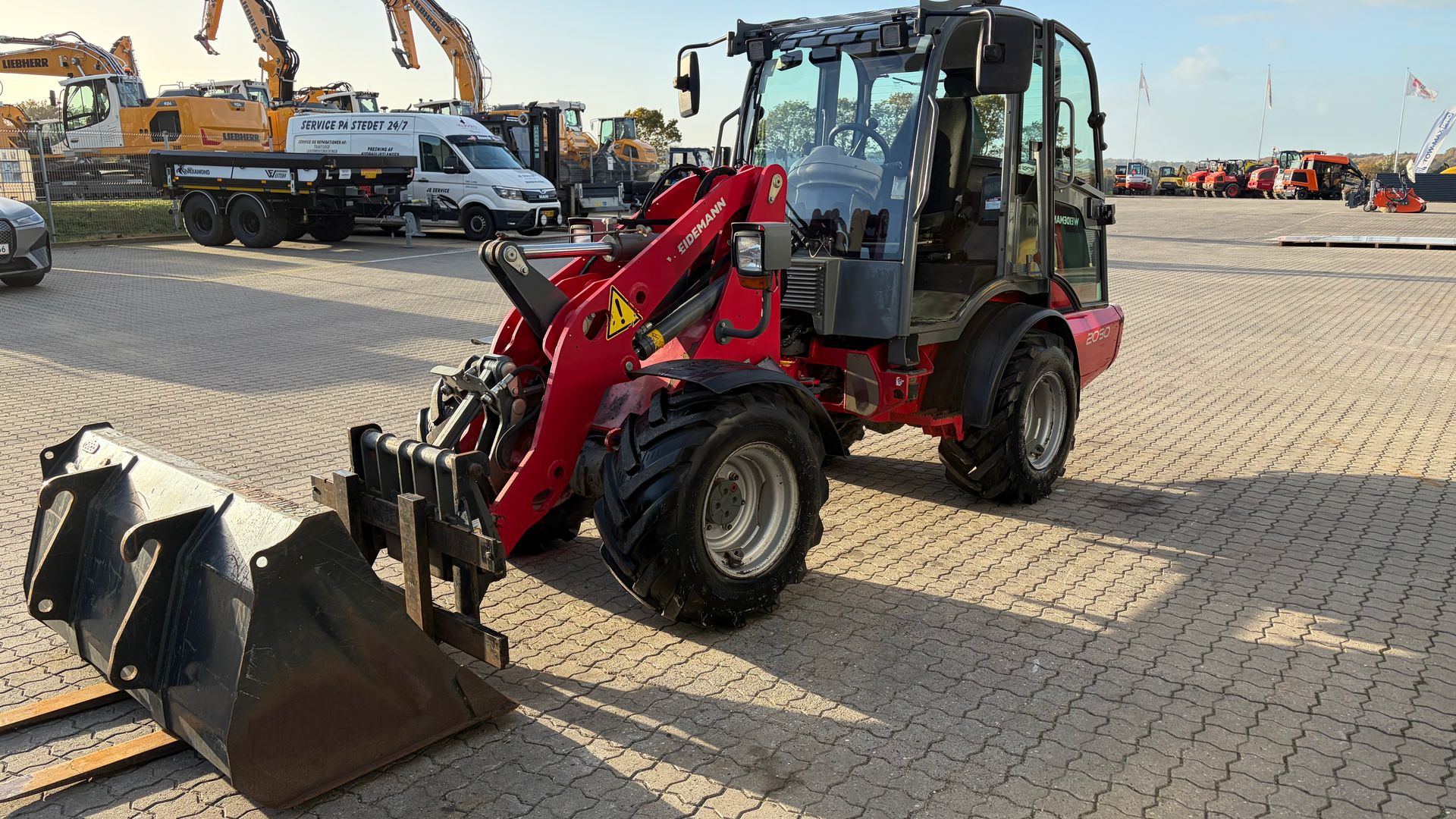 Weidemann 2080 RL40 med skovl og gafler