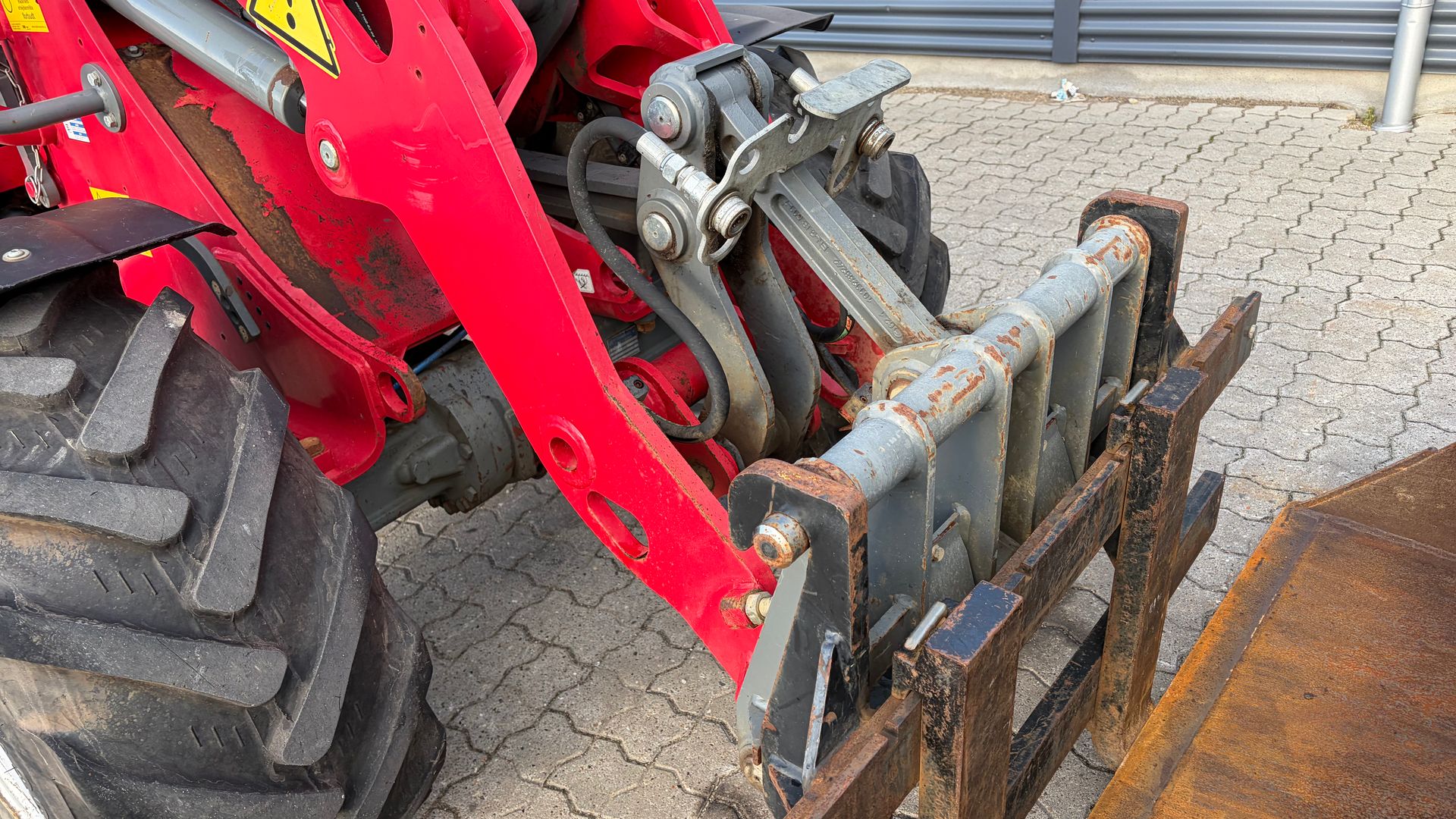 Weidemann 2080 RL40 med skovl og gafler