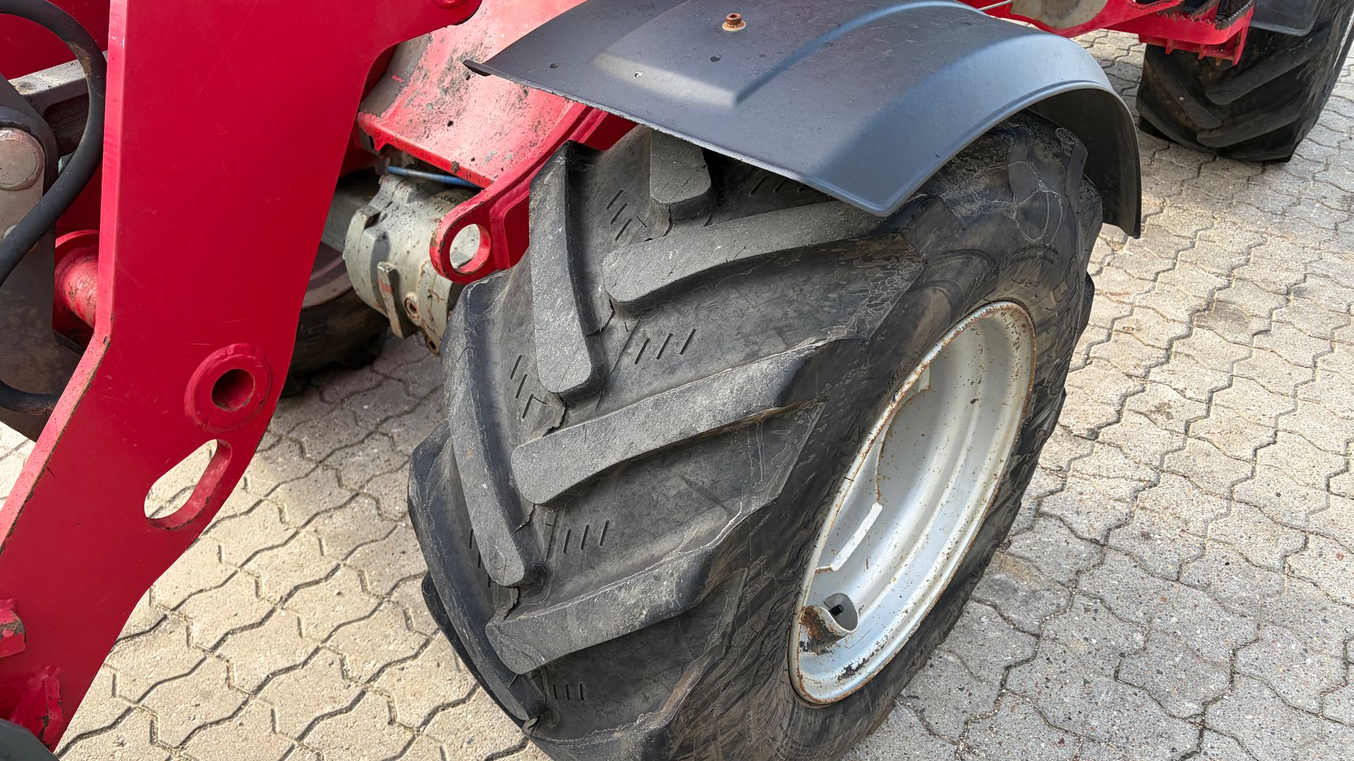 Weidemann 2080 RL40 med skovl og gafler